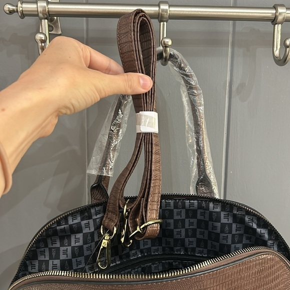 NWT LONDON FOG Caroline Lizard Satchel Brown - Picture 6 of 9